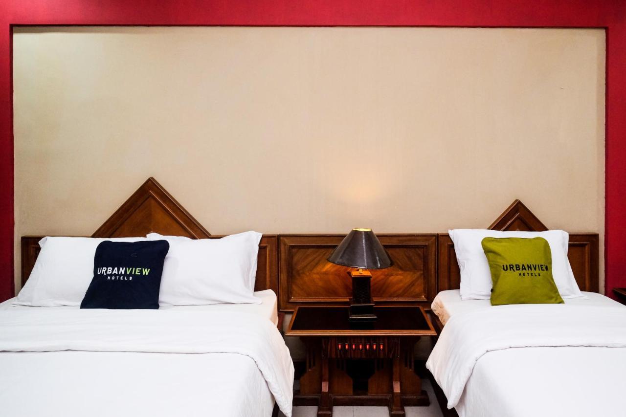 Urbanview Hotel Syariah Wisnugraha By Reddoorz Yogyakarta Extérieur photo