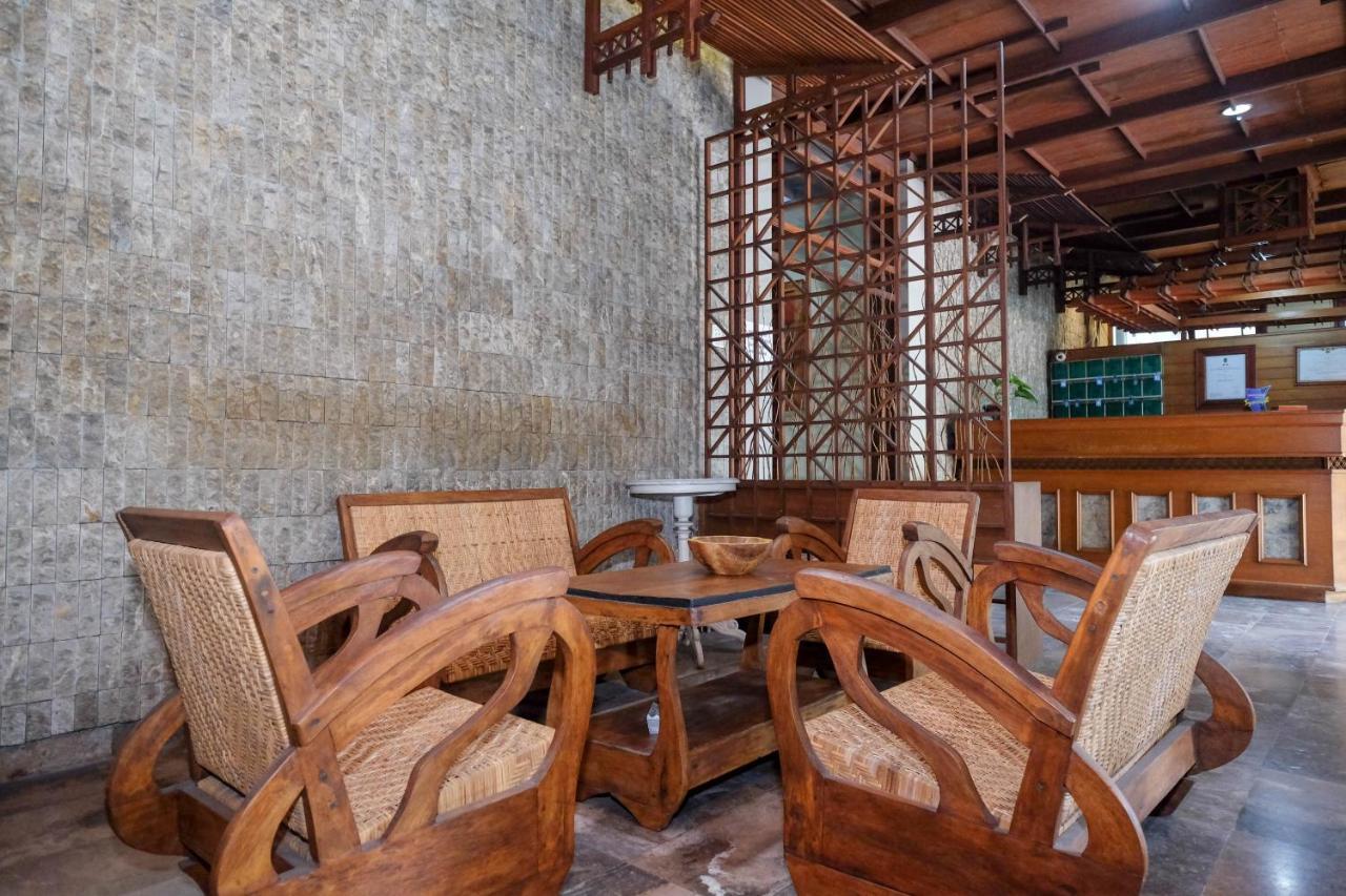 Urbanview Hotel Syariah Wisnugraha By Reddoorz Yogyakarta Extérieur photo