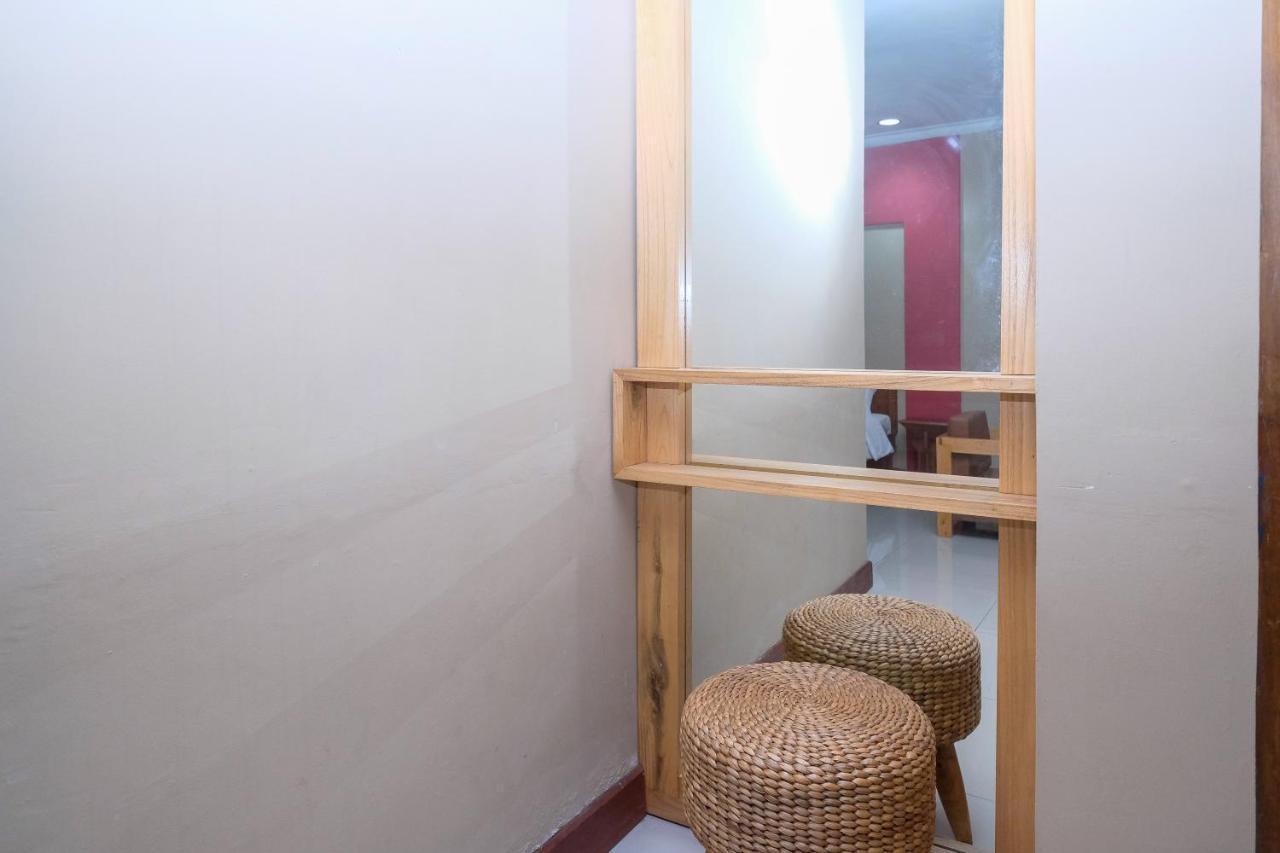 Urbanview Hotel Syariah Wisnugraha By Reddoorz Yogyakarta Extérieur photo