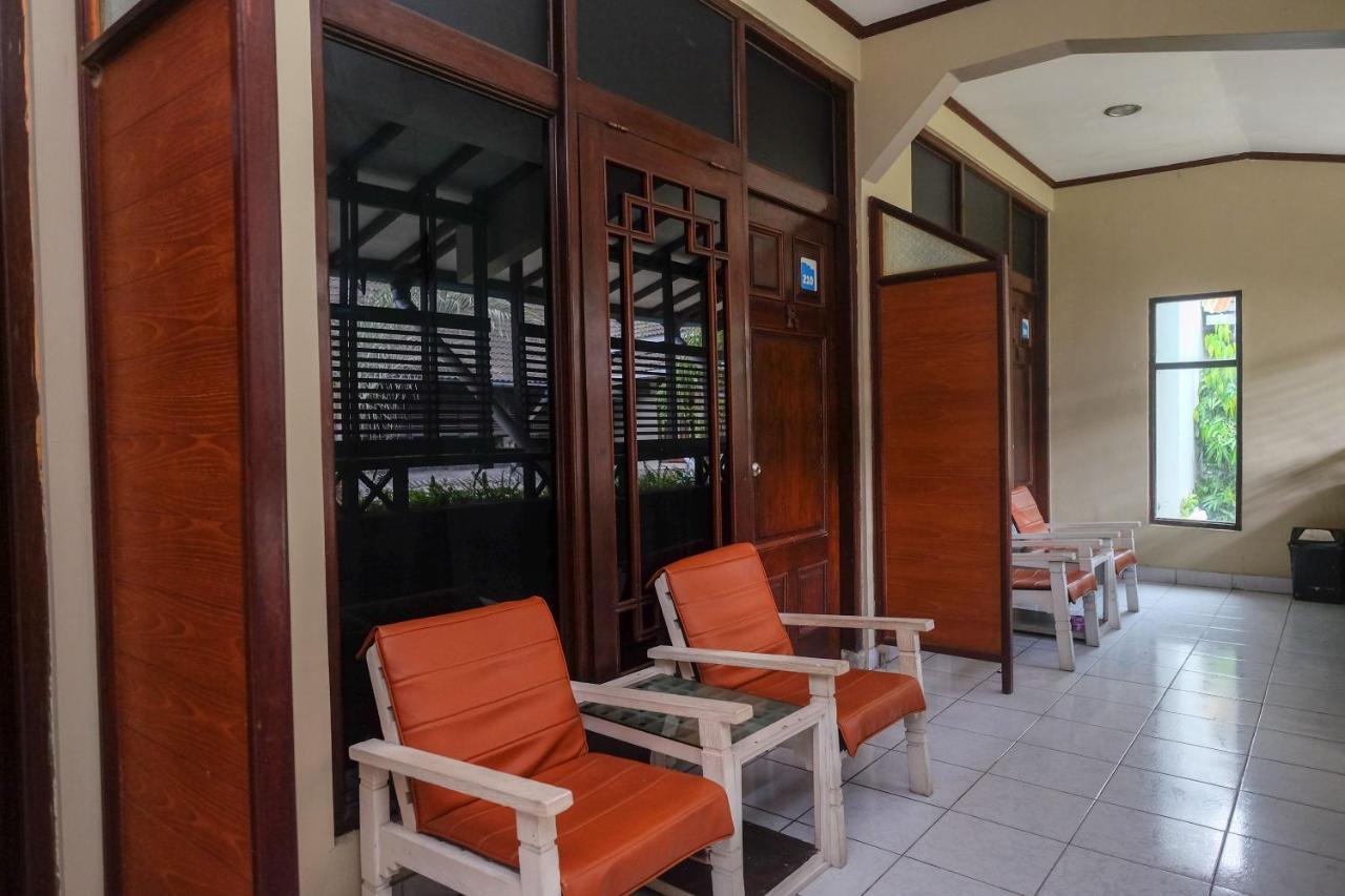 Urbanview Hotel Syariah Wisnugraha By Reddoorz Yogyakarta Extérieur photo
