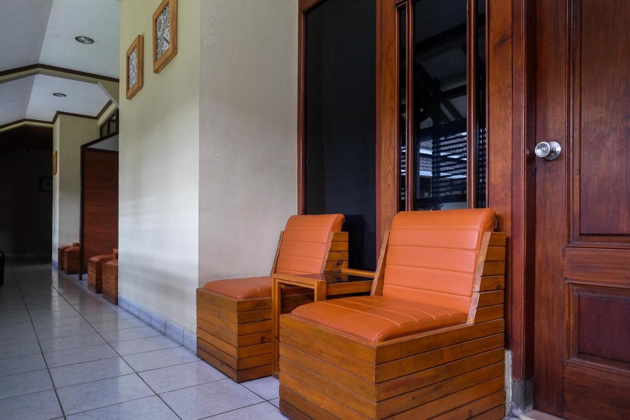 Urbanview Hotel Syariah Wisnugraha By Reddoorz Yogyakarta Extérieur photo