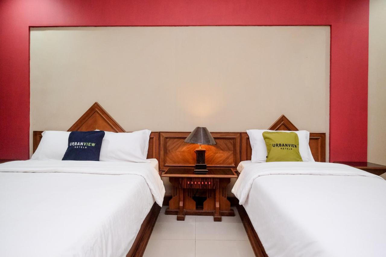 Urbanview Hotel Syariah Wisnugraha By Reddoorz Yogyakarta Extérieur photo