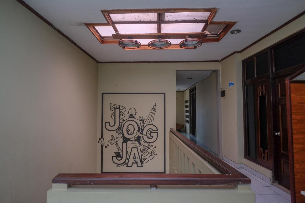 Urbanview Hotel Syariah Wisnugraha By Reddoorz Yogyakarta Extérieur photo