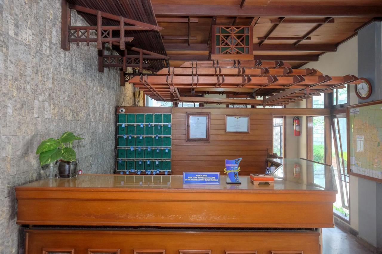 Urbanview Hotel Syariah Wisnugraha By Reddoorz Yogyakarta Extérieur photo