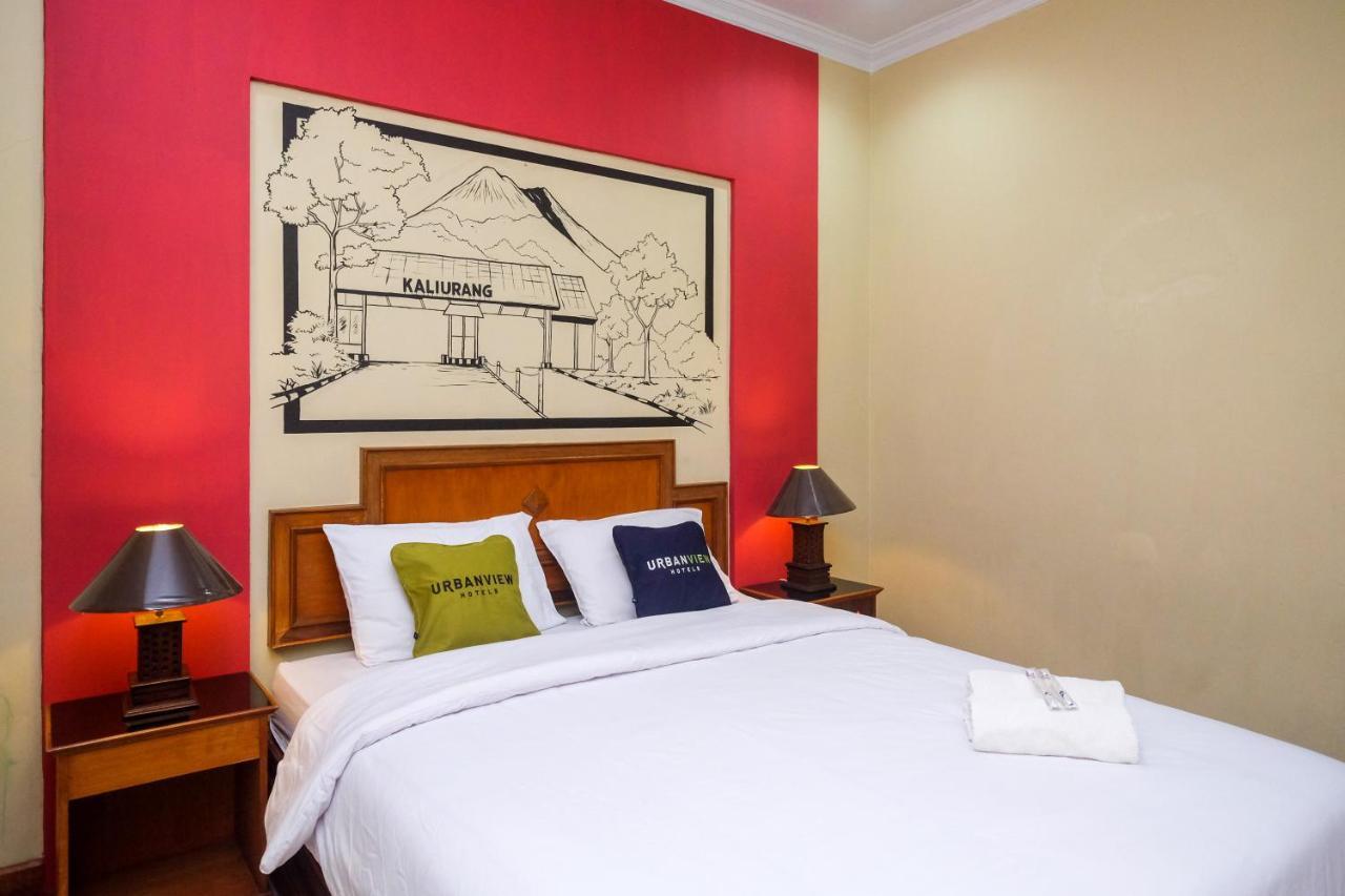 Urbanview Hotel Syariah Wisnugraha By Reddoorz Yogyakarta Extérieur photo