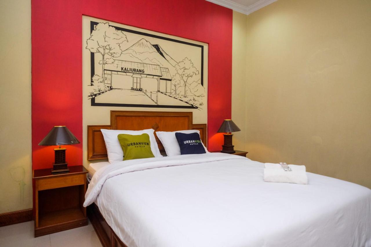 Urbanview Hotel Syariah Wisnugraha By Reddoorz Yogyakarta Extérieur photo